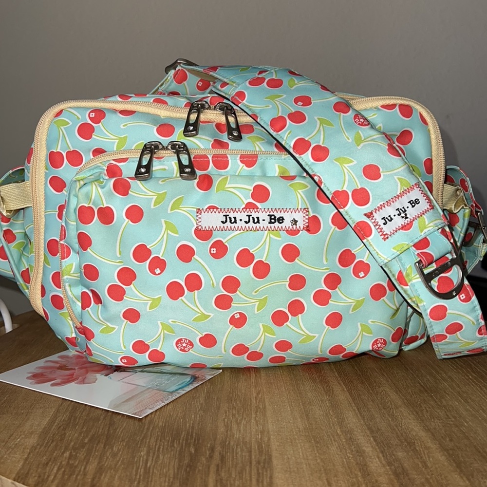 JuJuBe - Cherry Lemonade, Between - Messenger Crossbody Bag